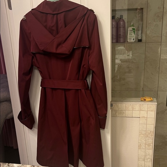 Via Spiga Burgundy Trench Coat with Leopard Lining - Picture 5 of 5